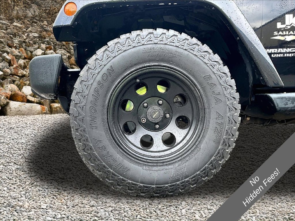 Used 2014 Jeep Wrangler Unlimited Sahara w/ Connectivity Group AWD/4WD image 6