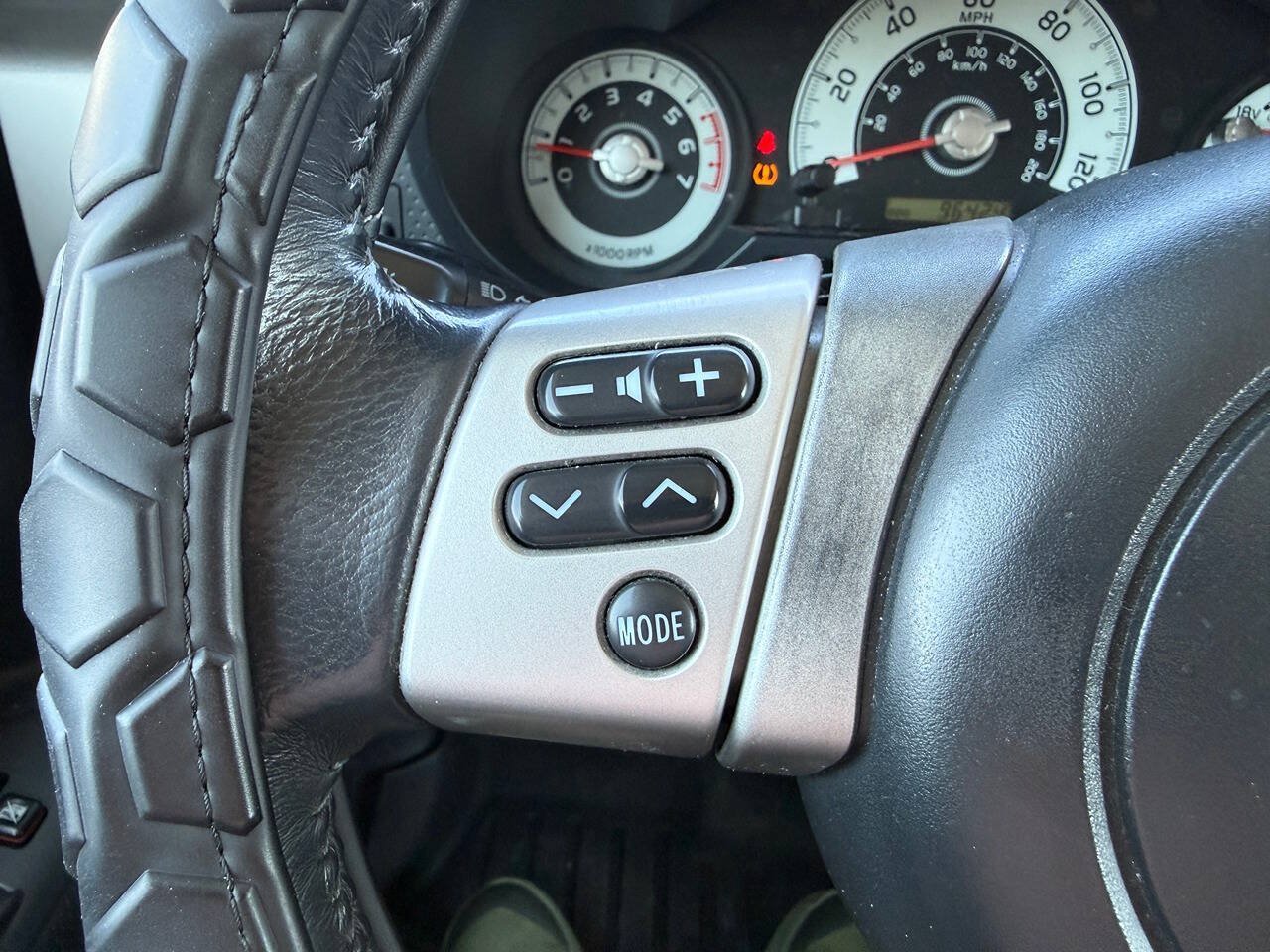 Used 2008 Toyota FJ Cruiser 4WD image 33