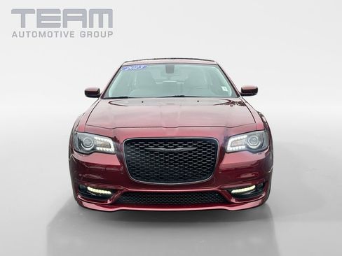 Certified 2023 Chrysler 300 Touring L w/ Popular Equipment Group image 2