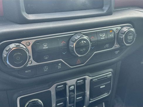 Used 2018 Jeep Wrangler Unlimited Rubicon AWD/4WD image 16