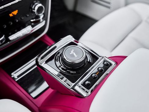 Used 2023 Rolls-Royce Phantom Sedan RWD image 82