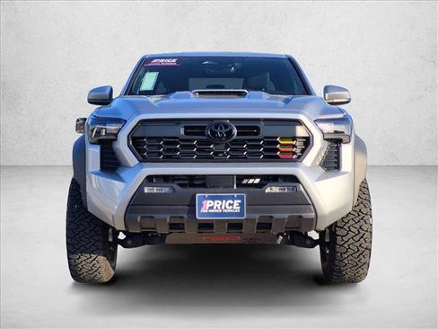 Used 2024 Toyota Tacoma TRD Sport AWD/4WD image 2