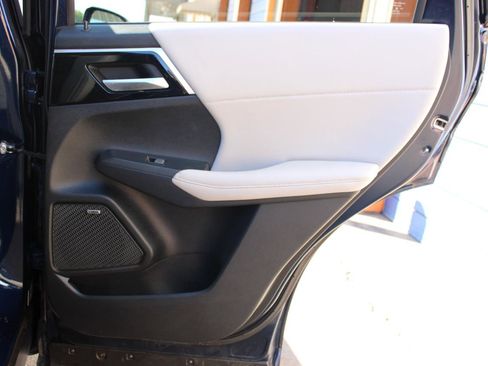 Used 2025 Mitsubishi Outlander SE FWD image 45
