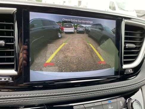 New 2027 Chrysler Pacifica Select FWD image 11