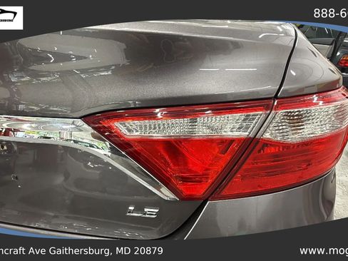 Used 2017 Toyota Camry LE FWD image 13