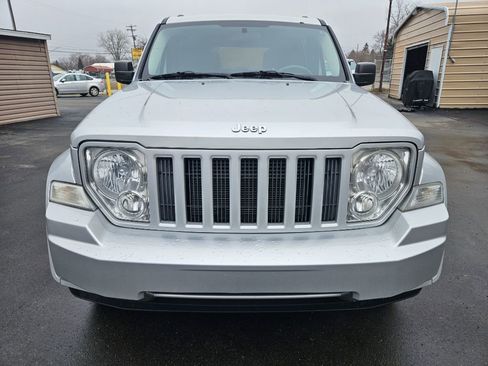 Used 2012 Jeep Liberty Sport image 4