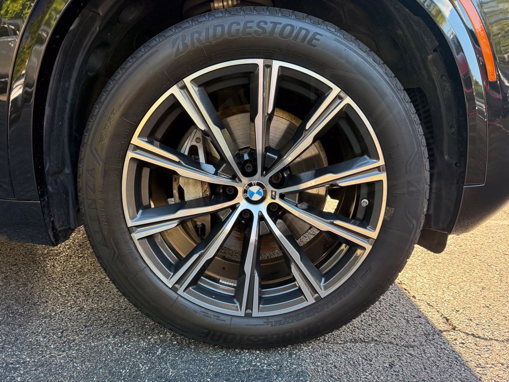 Used 2025 BMW X5 xDrive40i w/ M Sport Package AWD/4WD image 24