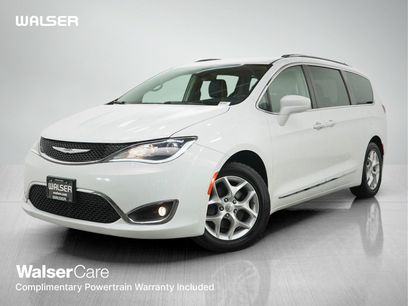 Used 2018 Chrysler Pacifica Touring-L w/ Tire & Wheel Group