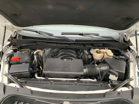 Used 2023 GMC Yukon SLT w/ SLT Luxury Package image 10