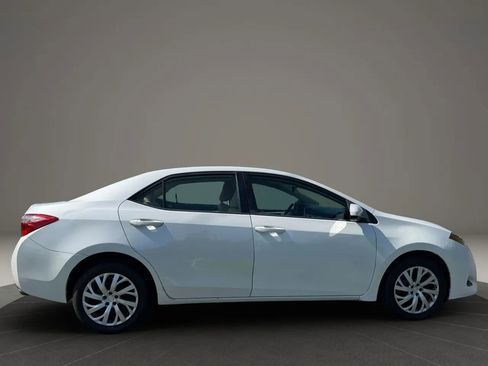 Used 2019 Toyota Corolla LE FWD image 4