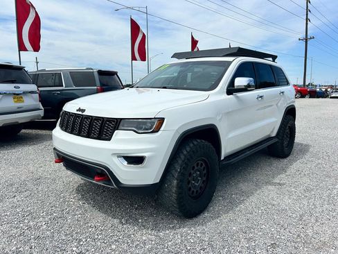 Used 2017 Jeep Grand Cherokee Limited w/ Trailer Tow Group IV AWD/4WD image 17