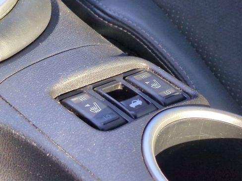 Used 2020 Nissan 370Z Touring Sport image 15