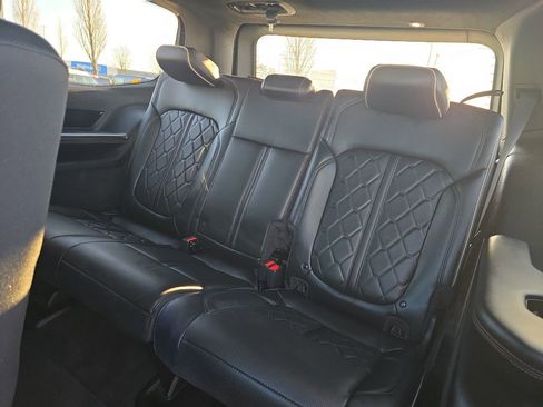 Used 2022 Jeep Grand Wagoneer Series III w/ Flexible Seating Group image 21