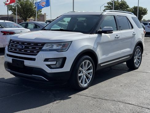 Used 2017 Ford Explorer Limited FWD image 9
