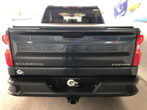 Used 2020 Chevrolet Silverado 1500 Custom w/ Custom Value Package AWD/4WD image 7