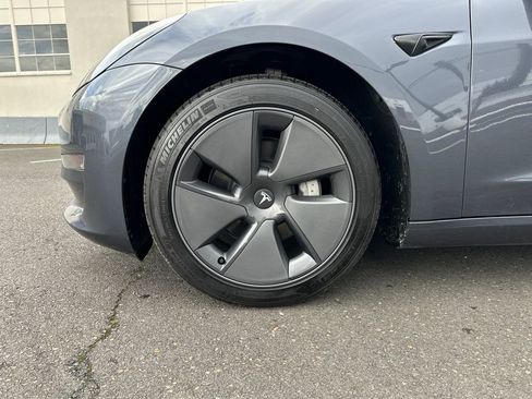 Used 2023 Tesla Model 3 Standard Range image 11
