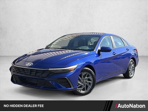 Used 2024 Hyundai Elantra SEL FWD image 1