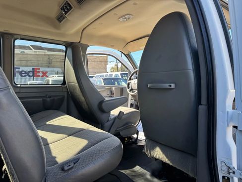 Used 2014 Chevrolet Express 2500 LS image 33