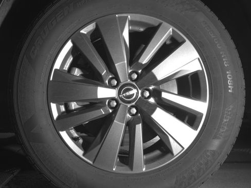 Used 2025 Nissan Pathfinder SV FWD image 12