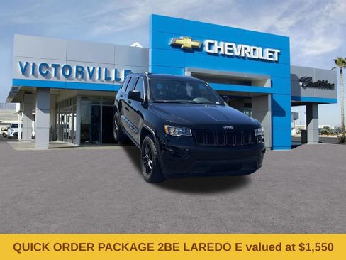 Used 2021 Jeep Grand Cherokee Laredo AWD/4WD image 3