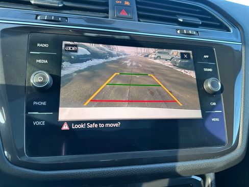 Used 2022 Volkswagen Tiguan SE image 10