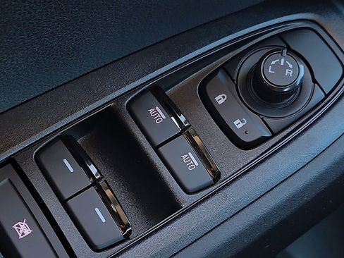 New 2026 Subaru Crosstrek 2.5i Premium image 18