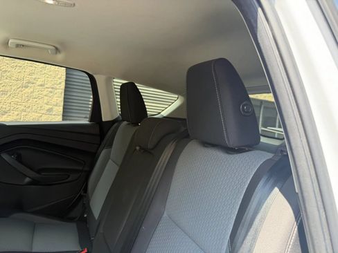 Used 2017 Ford Escape SE w/ Equipment Group 201A AWD/4WD image 32
