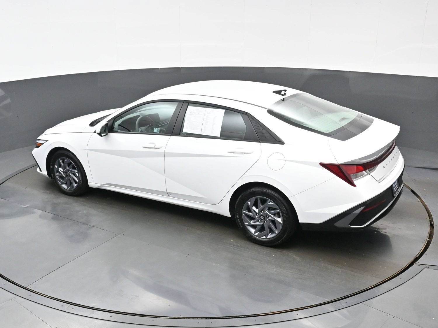 Certified 2024 Hyundai Elantra SEL FWD image 34
