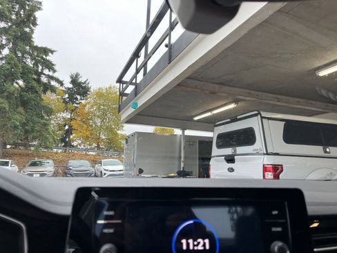 Used 2025 Volkswagen Jetta SE image 18