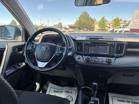 Used 2018 Toyota RAV4 XLE AWD/4WD image 15