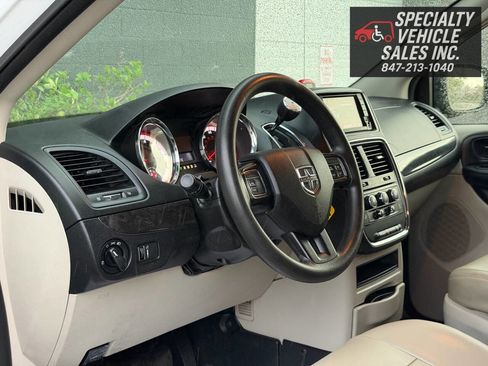 Used 2019 Dodge Grand Caravan SE w/ Power Convenience Group I FWD image 33