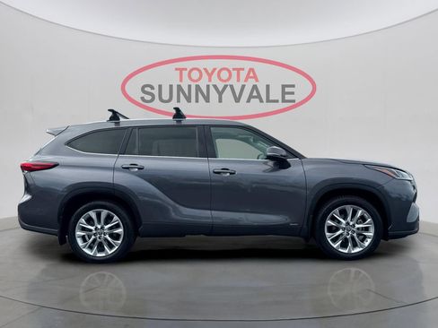 Used 2022 Toyota Highlander Limited image 9
