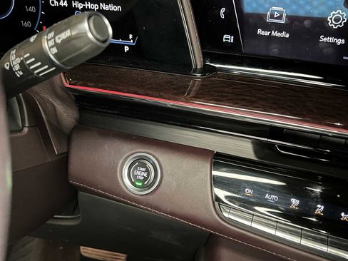 Used 2023 Cadillac Escalade Sport Platinum AWD/4WD image 33