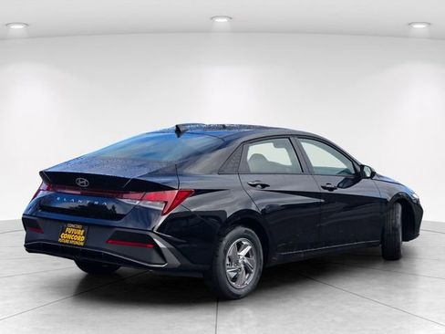 New 2026 Hyundai Elantra SE w/ Cargo Package FWD image 6