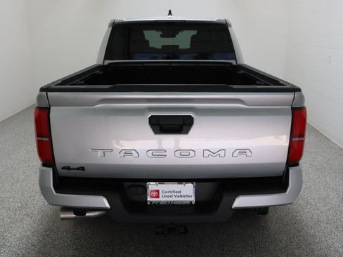 Certified 2024 Toyota Tacoma TRD Off-Road AWD/4WD image 8