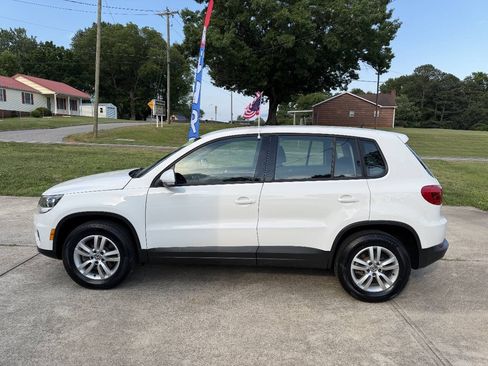 Used 2013 Volkswagen Tiguan S FWD image 3