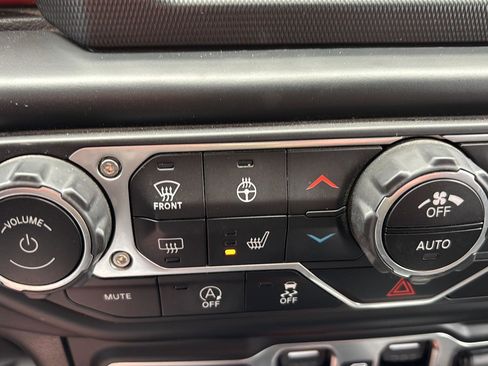 Used 2021 Jeep Wrangler Unlimited Rubicon w/ LED Lighting Group image 30