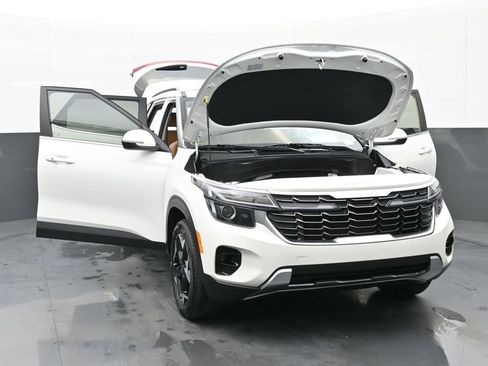 Used 2024 Kia Seltos EX image 58