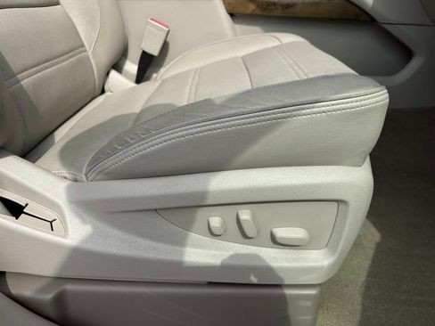 Used 2017 GMC Yukon Denali w/ Open Road Package RWD image 12