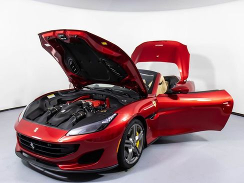 Certified 2019 Ferrari Portofino image 33