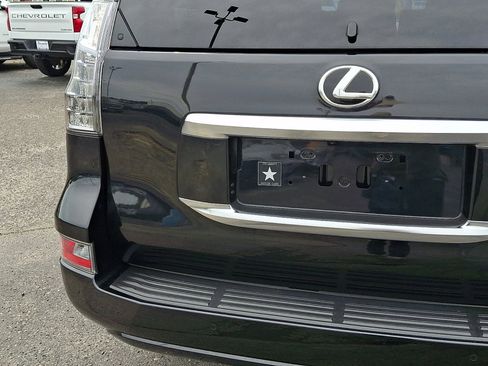 Used 2023 Lexus GX 460 Premium w/ Premium Package AWD/4WD image 17