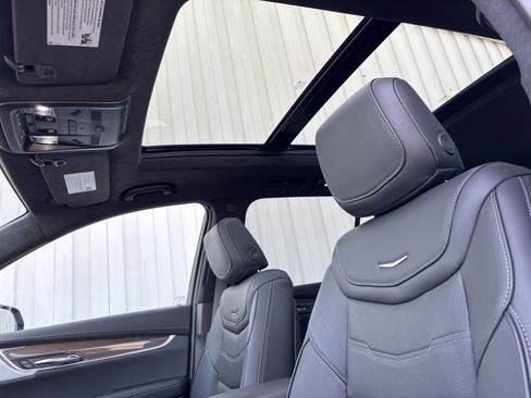 Used 2024 Cadillac XT6 Premium Luxury w/ Platinum Package image 27