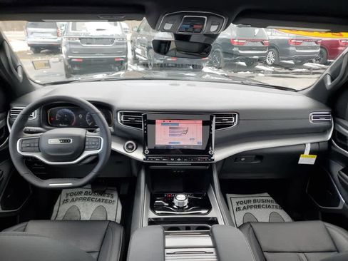 Used 2025 Jeep Wagoneer Series II w/ Premium Group I image 17