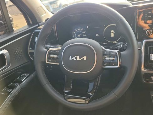 Used 2023 Kia Sorento SX AWD/4WD image 19
