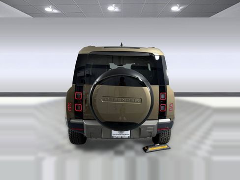 Used 2026 Land Rover Defender 110 S AWD/4WD image 10