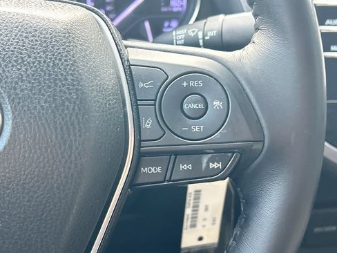 Used 2019 Toyota Camry SE FWD image 25