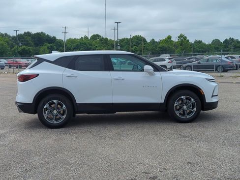 Used 2025 Chevrolet Blazer LT FWD image 4