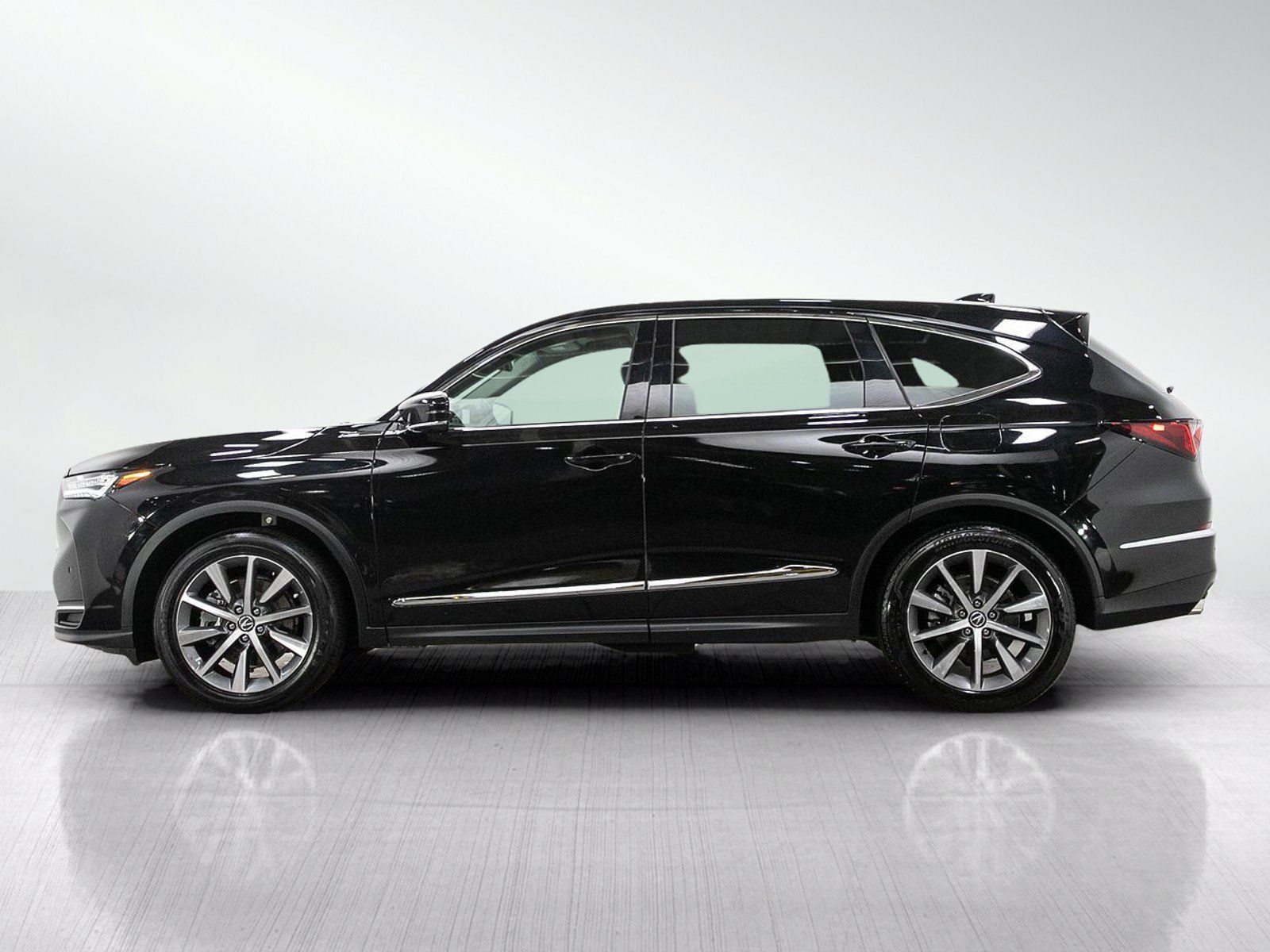Used 2025 Acura MDX w/ Technology Package AWD/4WD image 2