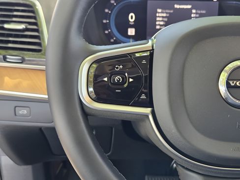New 2025 Volvo XC90 B6 Plus w/ Protection Package Premier AWD/4WD image 28