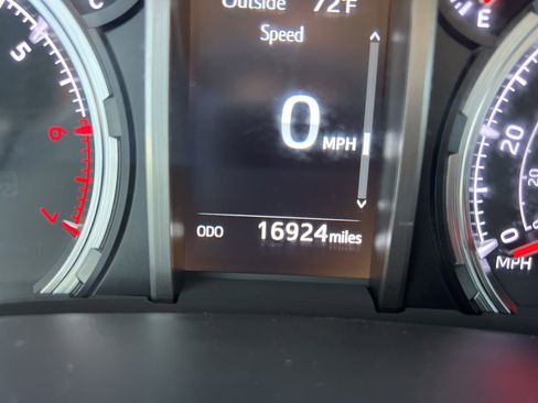 Used 2024 Toyota 4Runner TRD Off-Road image 4